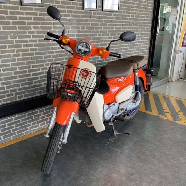Honda Super Cub ปี 2019  สีส้มขาว มือสอง พิเศษดอกเบี้ยเพียงแค่ 1.07!! ผ่อนนานถึง 48 งวด